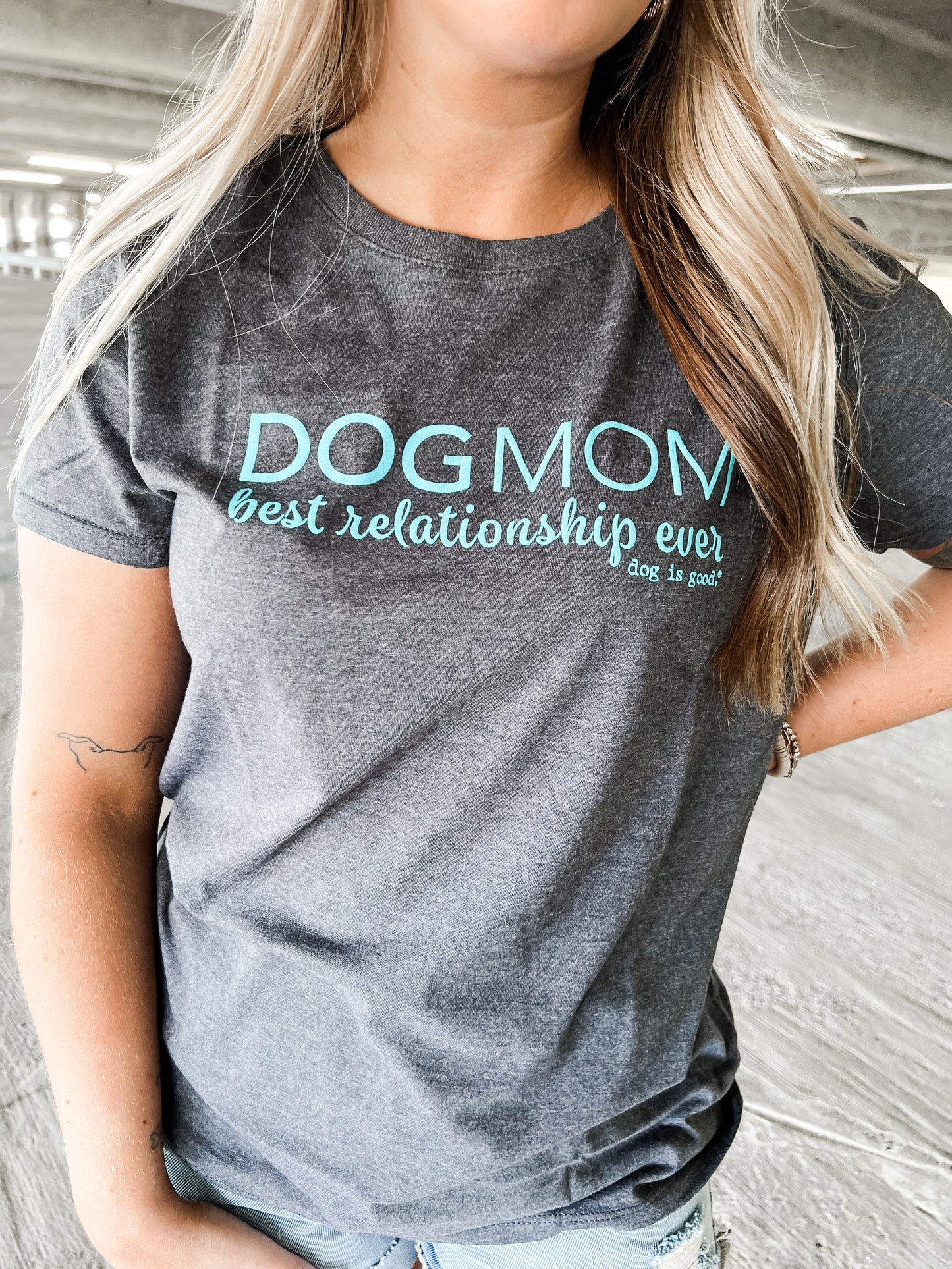 Dog Mom T-Shirt Women's (Heather Charcoal)